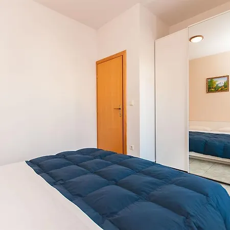 Apartment Pearl Rogoznica *